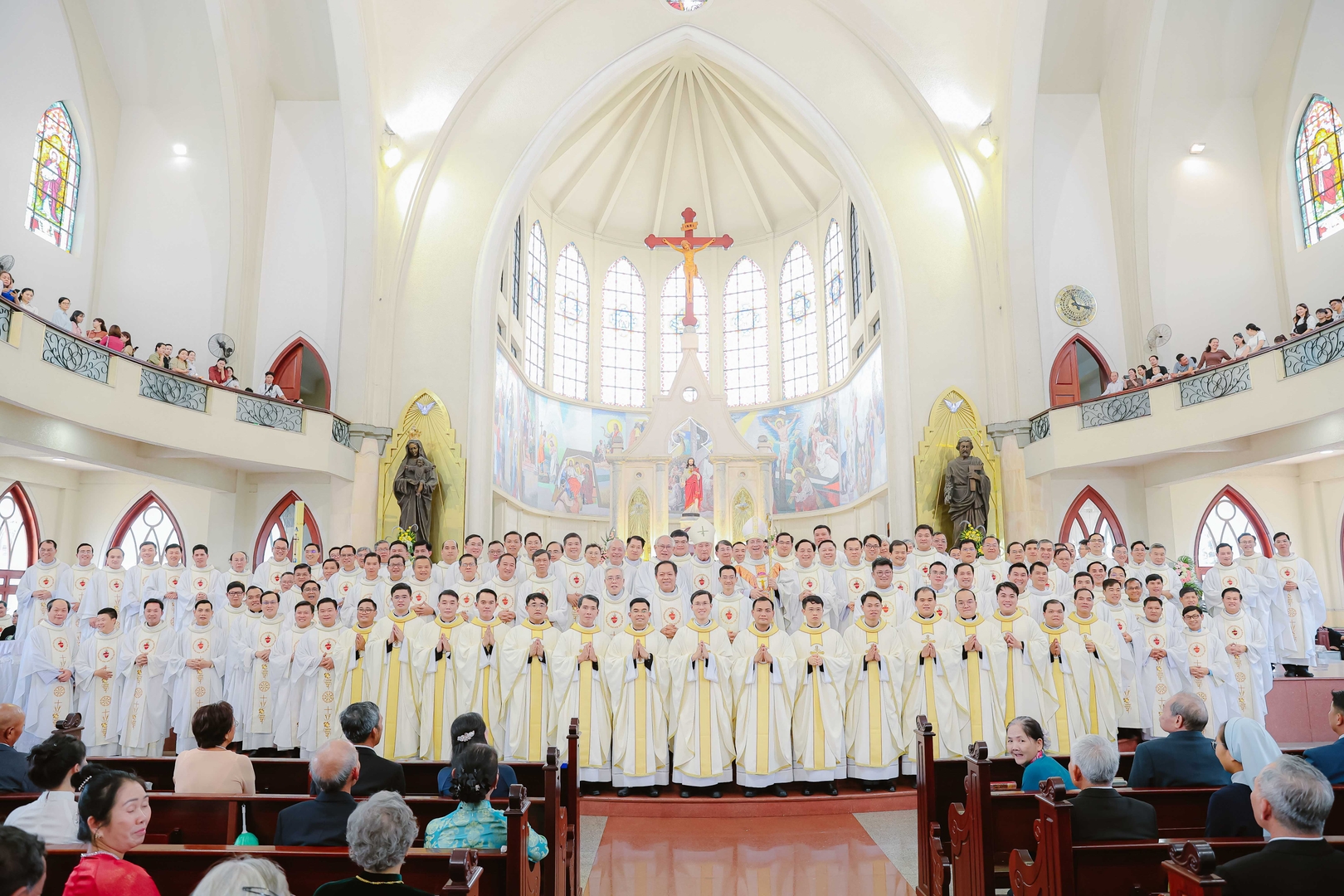 Giáo Phận Phú Cường: Thánh Lễ Phong Chức Linh Mục